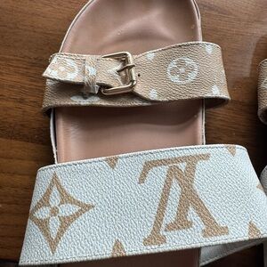 Designer  inspired Stylish Tan and White Sandals
